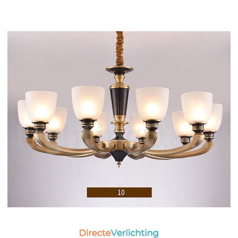 Luxe rustieke retro vintage kroonluchter van puur messing met hangende kaarsen en glazen kappen