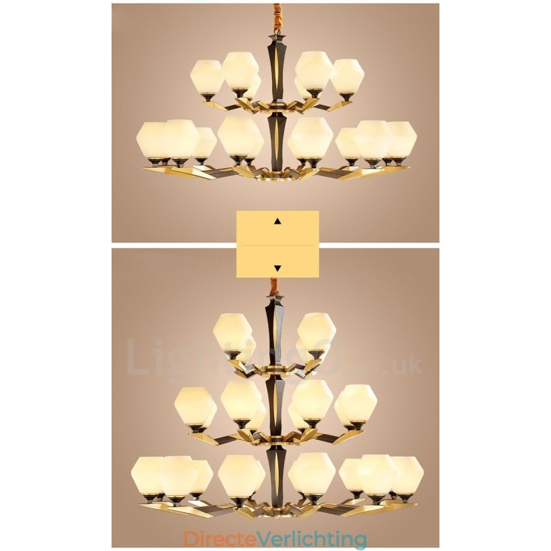 Luxe rustieke retro vintage kroonluchter van puur messing met hangende kaarsen en glazen kappen