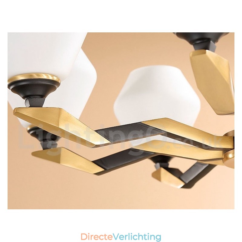 Luxe rustieke retro vintage kroonluchter van puur messing met hangende kaarsen en glazen kappen