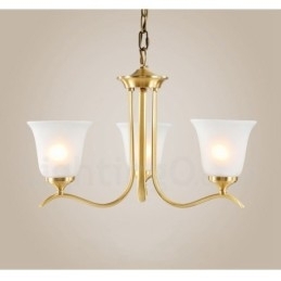 Luxe rustieke retro vintage kroonluchter van puur messing met hangende kaarsen en glazen kappen