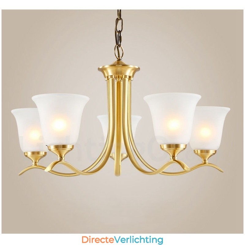 Luxe rustieke retro vintage kroonluchter van puur messing met hangende kaarsen en glazen kappen