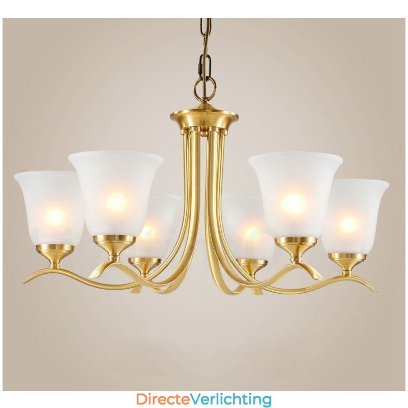 Luxe rustieke retro vintage kroonluchter van puur messing met hangende kaarsen en glazen kappen