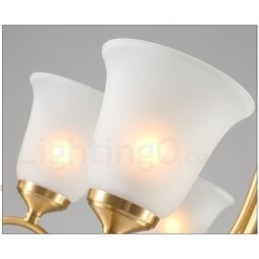 Luxe rustieke retro vintage kroonluchter van puur messing met hangende kaarsen en glazen kappen
