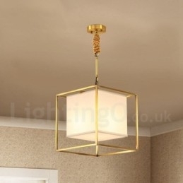 Eenvoudige, rustieke, retro vintage hanglamp van puur messing met stoffen kap