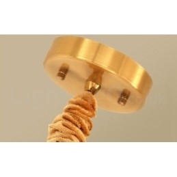 Eenvoudige, rustieke, retro vintage hanglamp van puur messing met stoffen kap