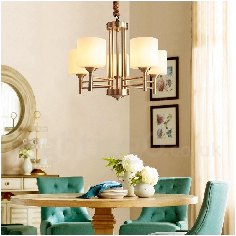Grote luxe rustieke retro vintage kroonluchter van puur messing met glazen kappen