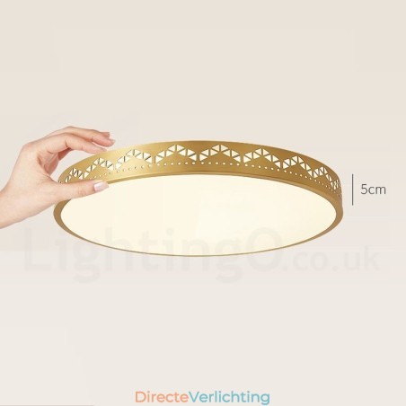 Ronde, moderne, eigentijdse, Scandinavische stijl plafondlamp van puur messing met acryl kap Ronde, moderne, eigentijdse, Scandinavische stijl plafondlamp van puur messing met acryl kap