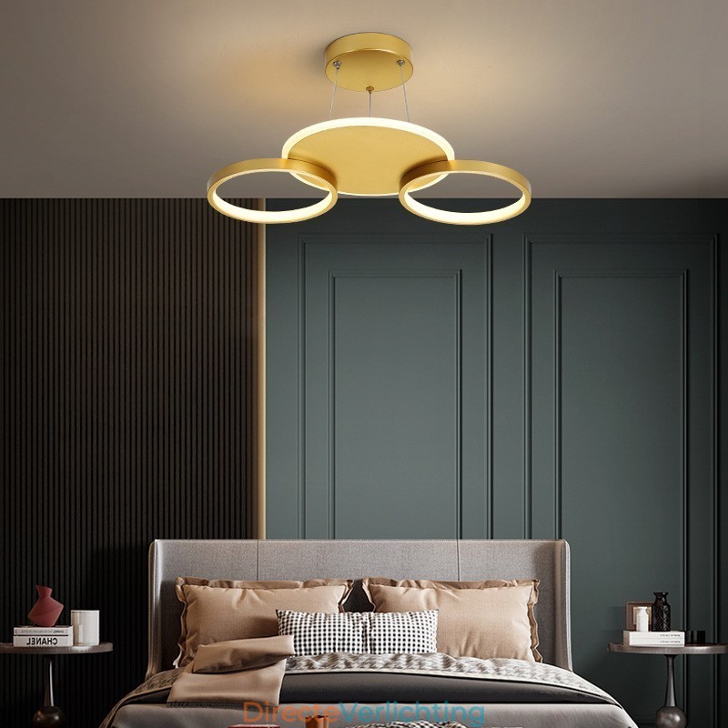 Goudkleurige moderne eigentijdse Scandinavische stijl cirkelvormige plafondkroonluchter met afstandsbediening, kan ook als wandlamp worden gebruikt