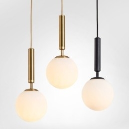 Moderne, eigentijdse hanglamp met glazen kap