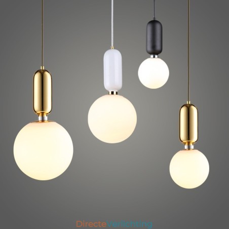 Moderne, eigentijdse hanglamp met glazen kap Moderne, eigentijdse hanglamp met glazen kap
