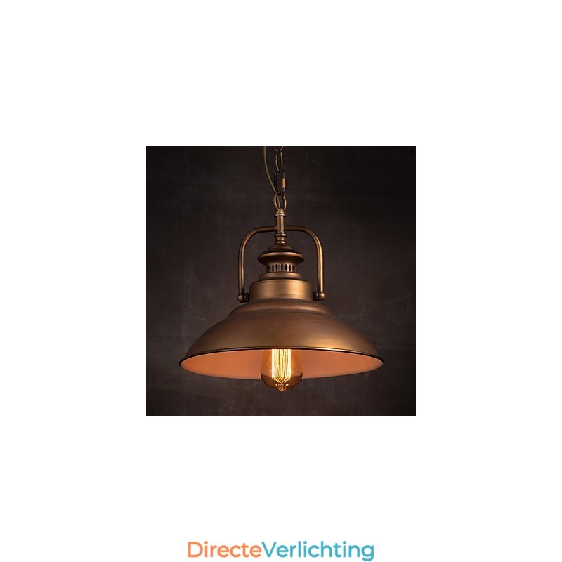 Retro hanglamp met metalen paraplukap in oude fabrieksstijl