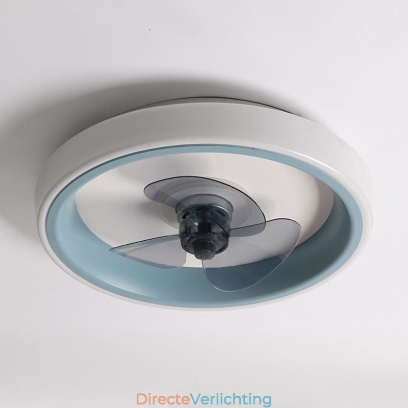 Moderne plafondventilator met verlichting, plafondlamp met afstandsbediening, ventilator
