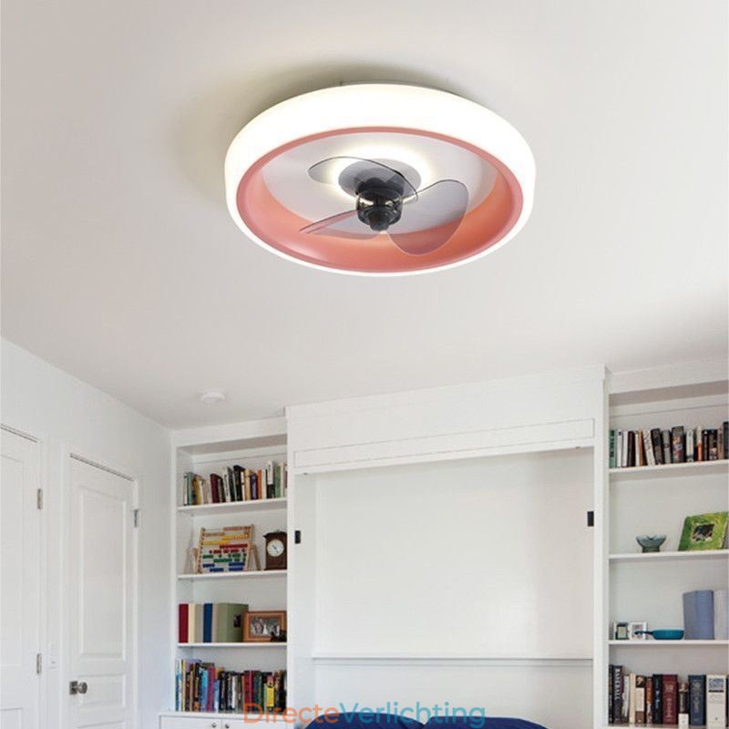 Moderne plafondventilator met verlichting, plafondlamp met afstandsbediening, ventilator