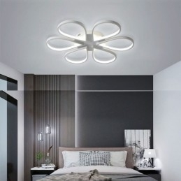 Minimalistische plafondlamp in de vorm van een klaverblad