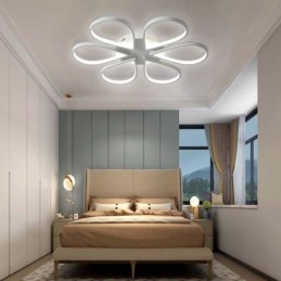 Minimalistische plafondlamp in de vorm van een klaverblad
