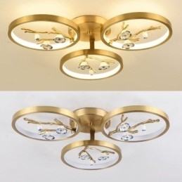Plafondlamp in de vorm van een pruimenbloesem in de vorm van een koperen kunsttak