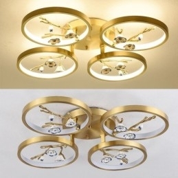 Plafondlamp in de vorm van een pruimenbloesem in de vorm van een koperen kunsttak