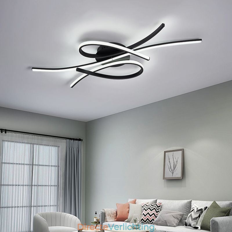 Minimalistische plafondlamp in de vorm van een vlinder van aluminium