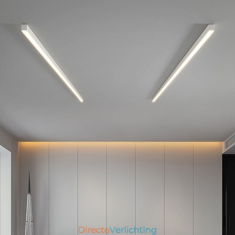Moderne plafondlamp, lange strip, opbouw plafondlamp