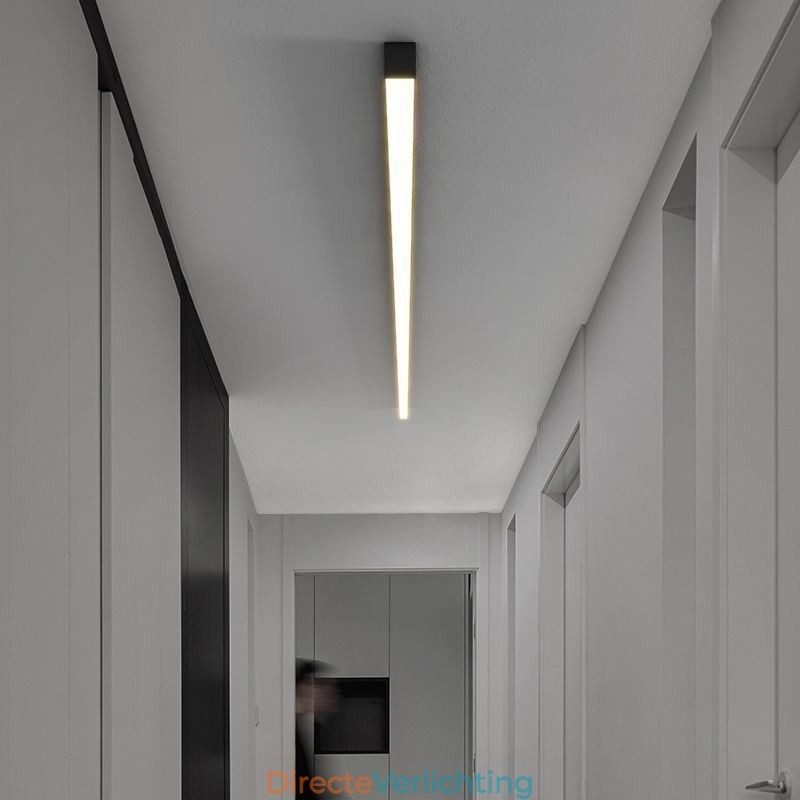 Moderne plafondlamp, lange strip, opbouw plafondlamp