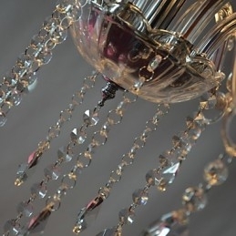 Moderne luxe kroonluchter met 6 lampen in kristaldecoratie
