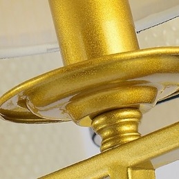 Moderne, eigentijdse metalen kroonluchter