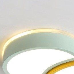 Moderne plafondlamp met plafondlamp in de vorm van een ballon