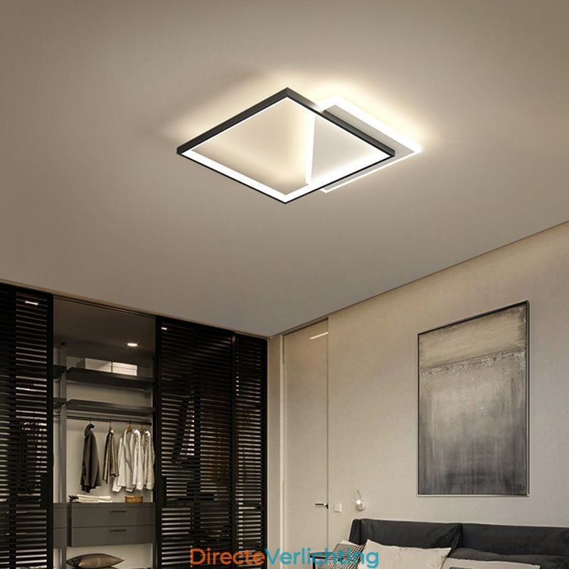 Moderne plafondlamp met inbouwmontage