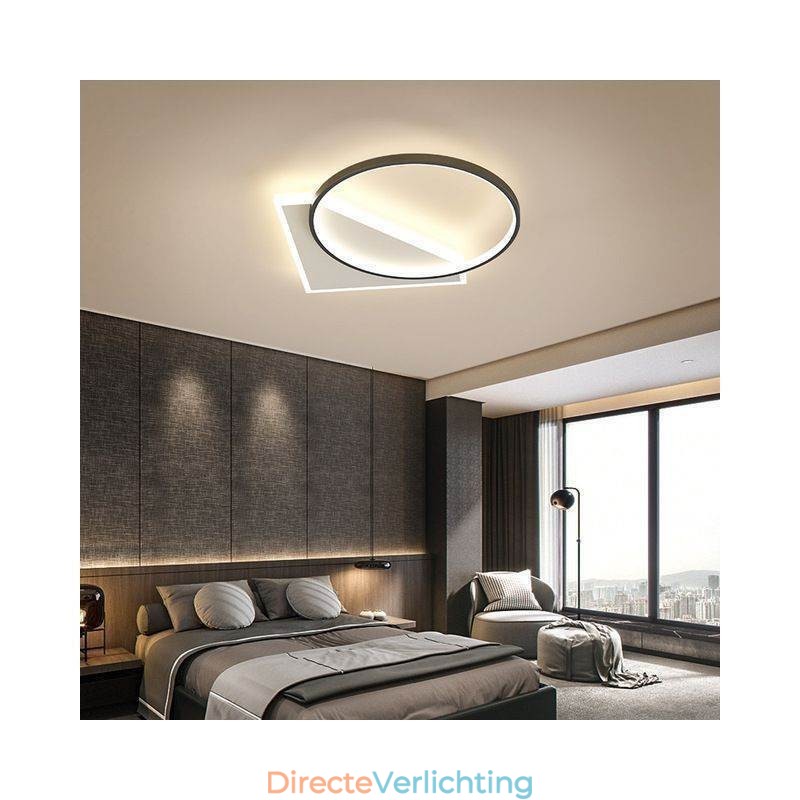 Moderne plafondlamp met inbouwmontage