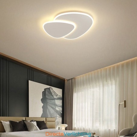 Plafondverlichting met dubbele driehoek Plafondverlichting met dubbele driehoek