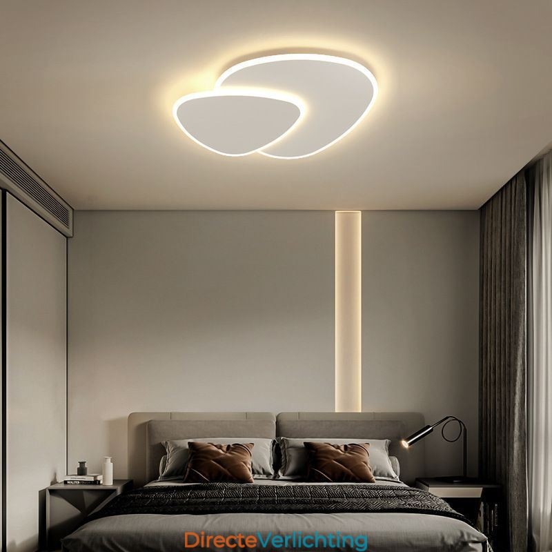 Plafondverlichting met dubbele driehoek