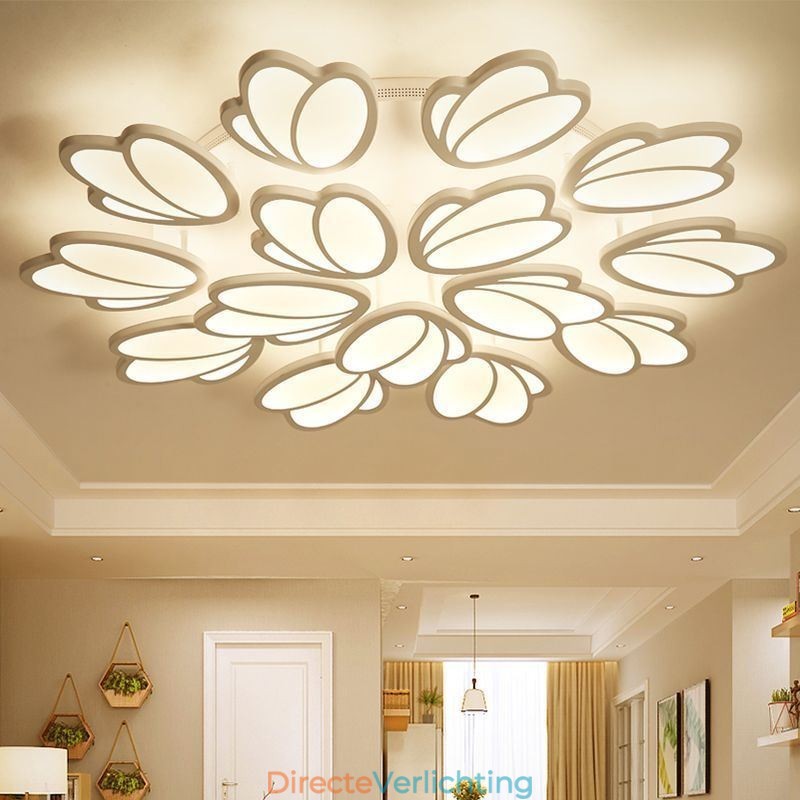 Moderne plafondlamp met tulp als decoratieve verlichting