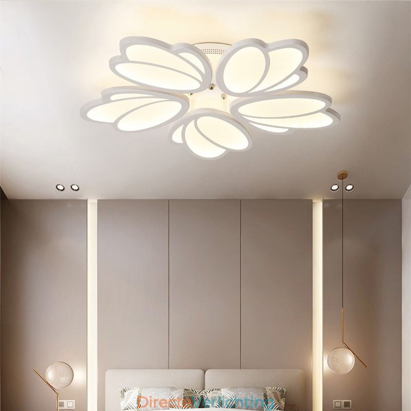 Moderne plafondlamp met tulp als decoratieve verlichting