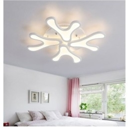 Plafondlamp van acryl met gewei