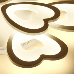 Plafondlamp in de vorm van een hartvormig bloemblaadje, inbouw