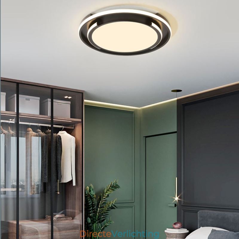 Moderne minimalistische plafondlamp met ronde plafondbevestiging