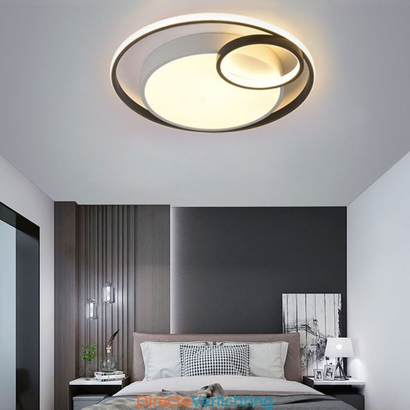 Moderne ronde plafondlamp met inbouwmontage