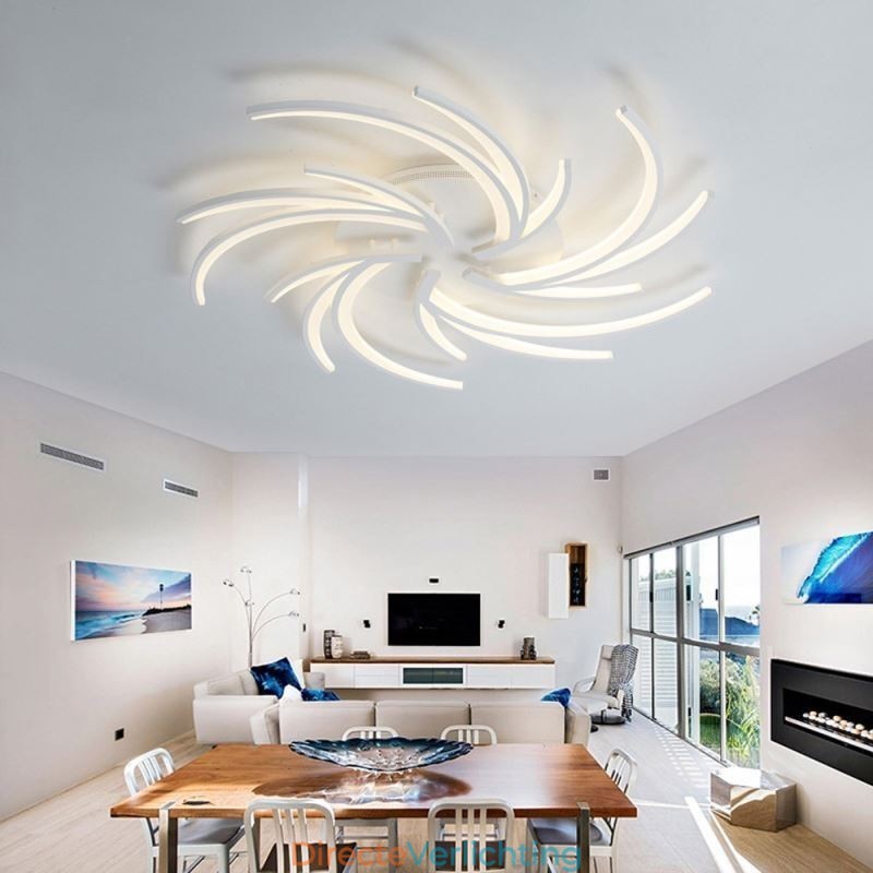 Onregelmatige lineaire plafondlamp met moderne verlichting