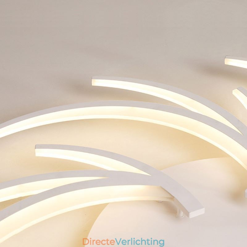 Onregelmatige lineaire plafondlamp met moderne verlichting
