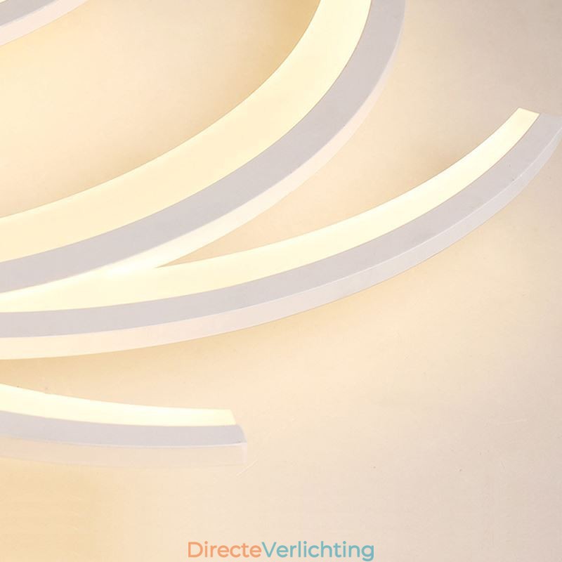 Onregelmatige lineaire plafondlamp met moderne verlichting