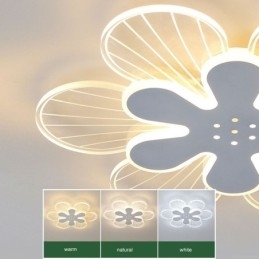 Moderne plafondlamp met mooie bloemen als decoratie