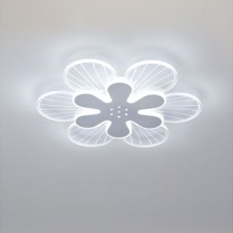 Moderne plafondlamp met mooie bloemen als decoratie