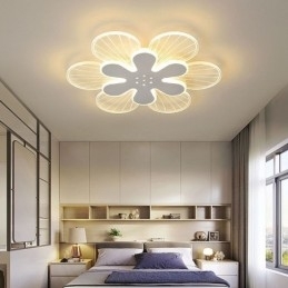 Moderne plafondlamp met mooie bloemen als decoratie