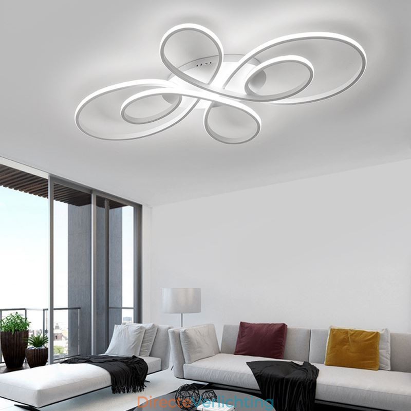 Moderne plafondlamp met bloemenmotief, decoratieve verlichting