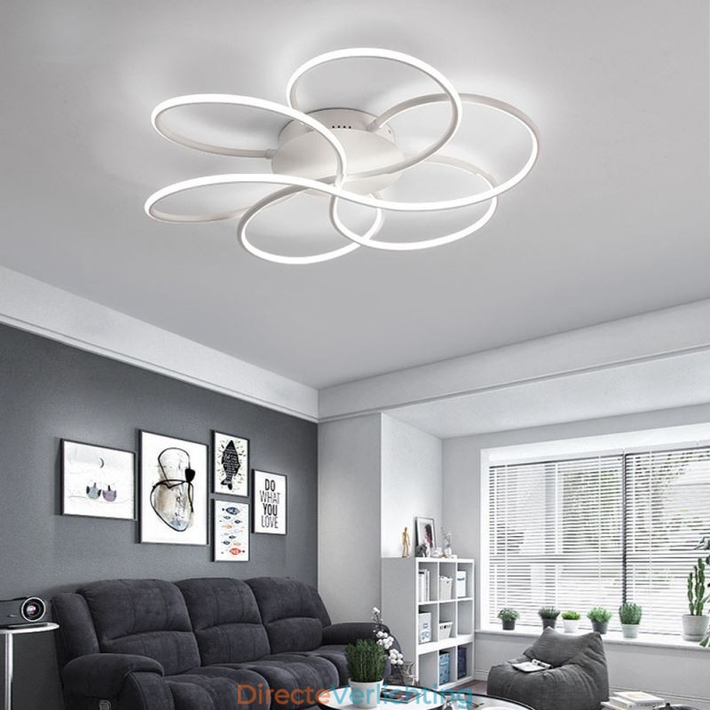Lineaire plafondlamp met moderne bloemendesignlamp