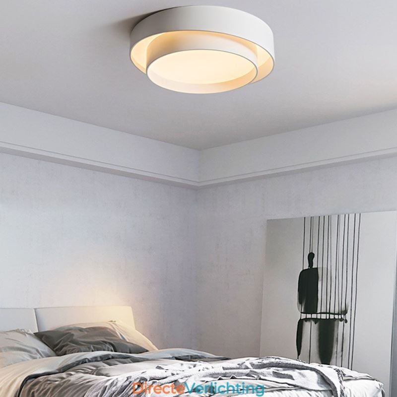 Moderne, ronde plafondlamp met inbouwmontage