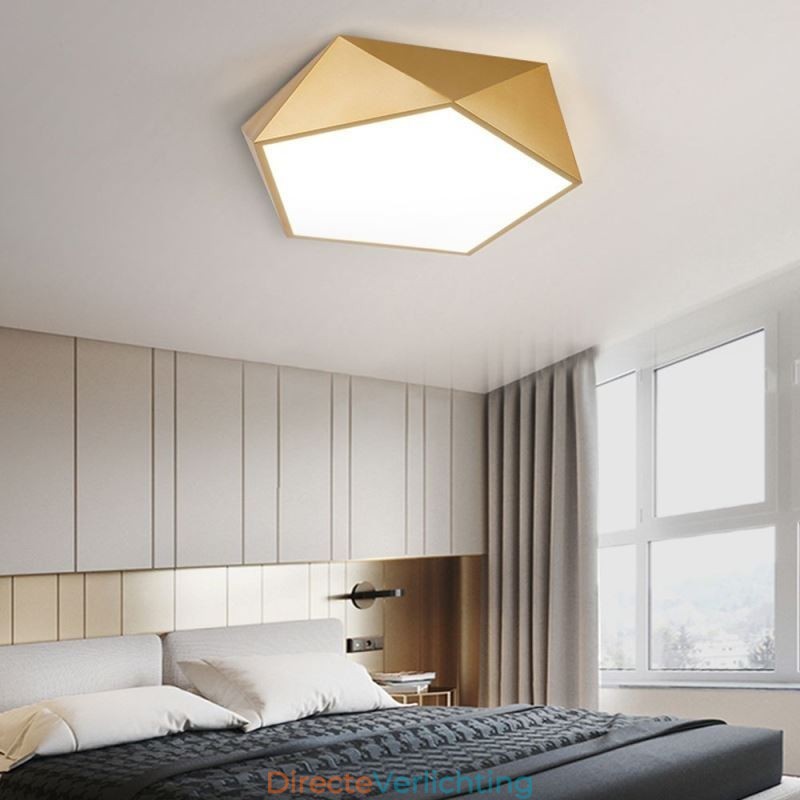 Goudkleurige geometrische plafondlamp van acryl