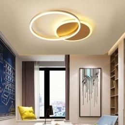 Moderne ronde plafondlamp van goudkleurig materiaal