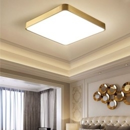 Minimalistische plafondlamp van acryl in vierkant goudkleur