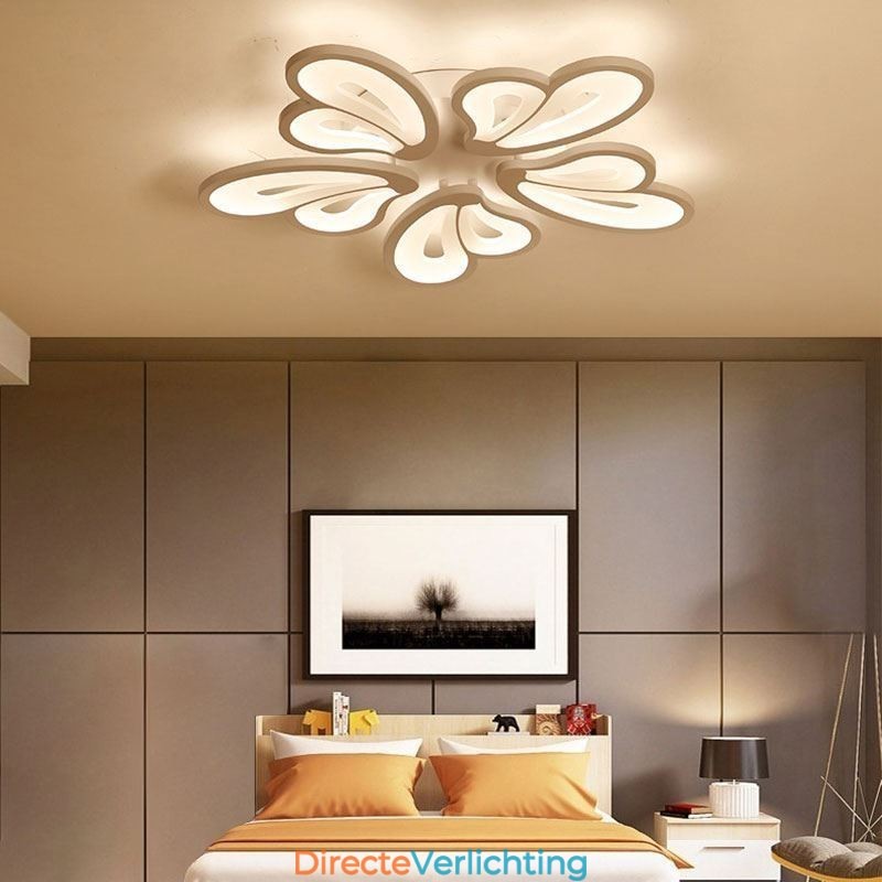 Moderne eenvoudige plafondlamp in de vorm van een bloemblaadje van acryl